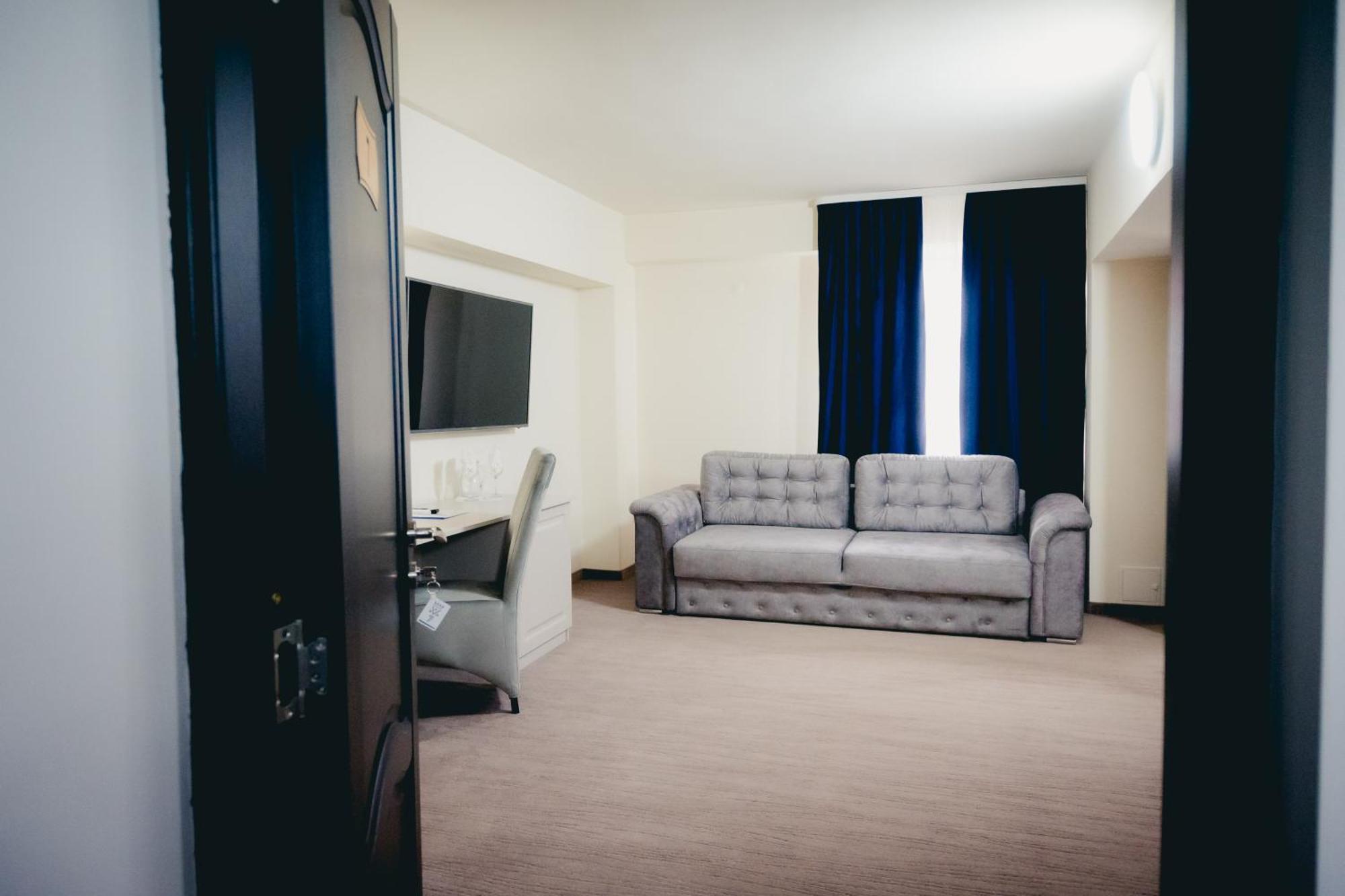 Hotel Valahia ทาร์โกวิชเต ภายนอก รูปภาพ