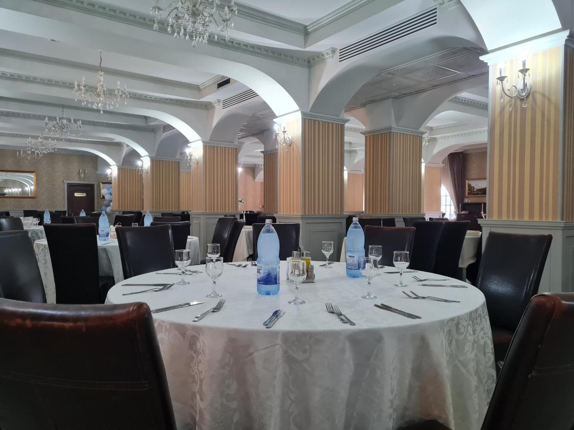 Hotel Valahia ทาร์โกวิชเต ภายนอก รูปภาพ