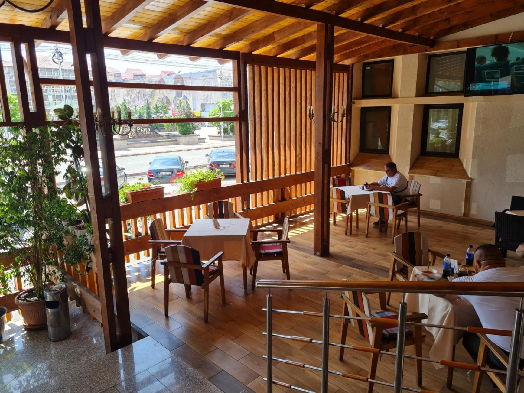 Hotel Valahia ทาร์โกวิชเต ภายนอก รูปภาพ