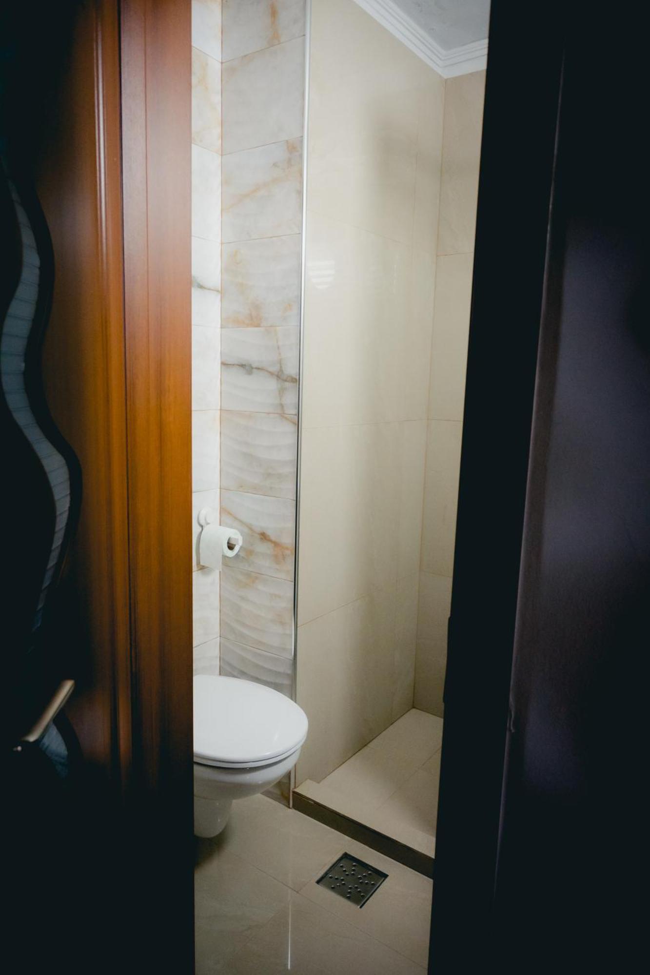 Hotel Valahia ทาร์โกวิชเต ภายนอก รูปภาพ