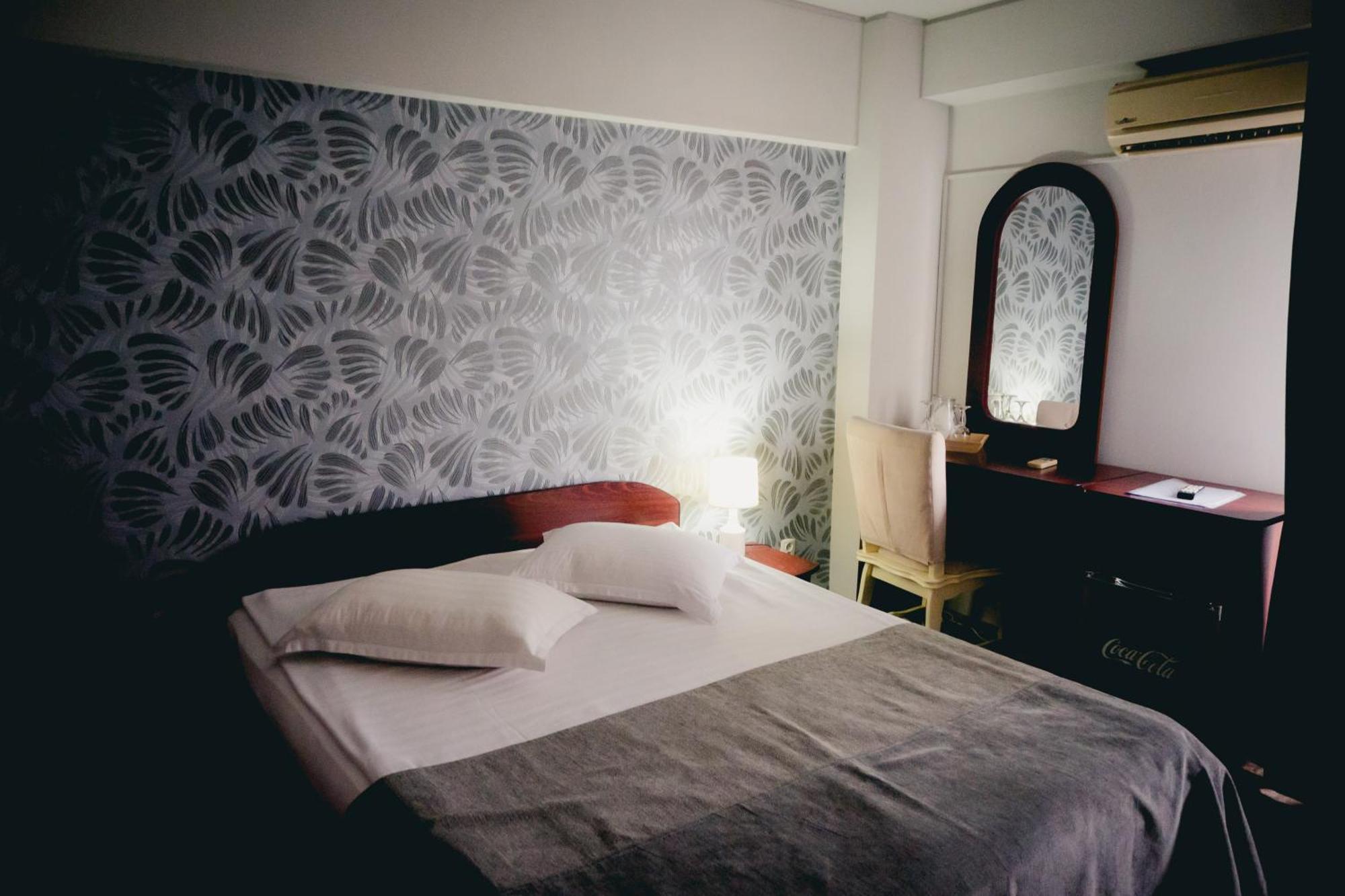 Hotel Valahia ทาร์โกวิชเต ภายนอก รูปภาพ