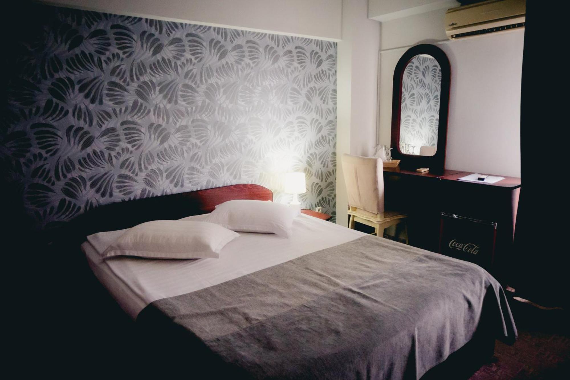 Hotel Valahia ทาร์โกวิชเต ภายนอก รูปภาพ