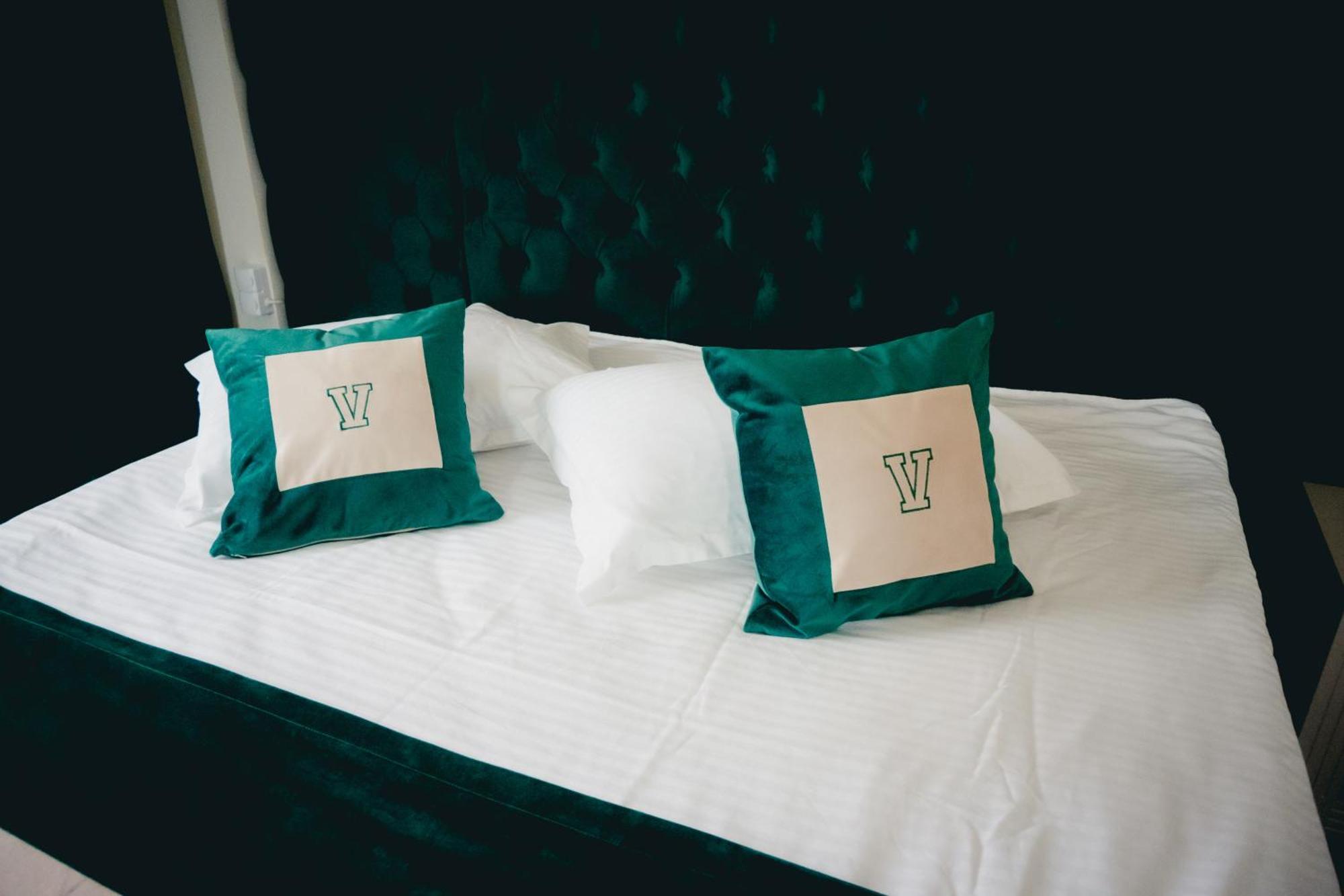 Hotel Valahia ทาร์โกวิชเต ภายนอก รูปภาพ