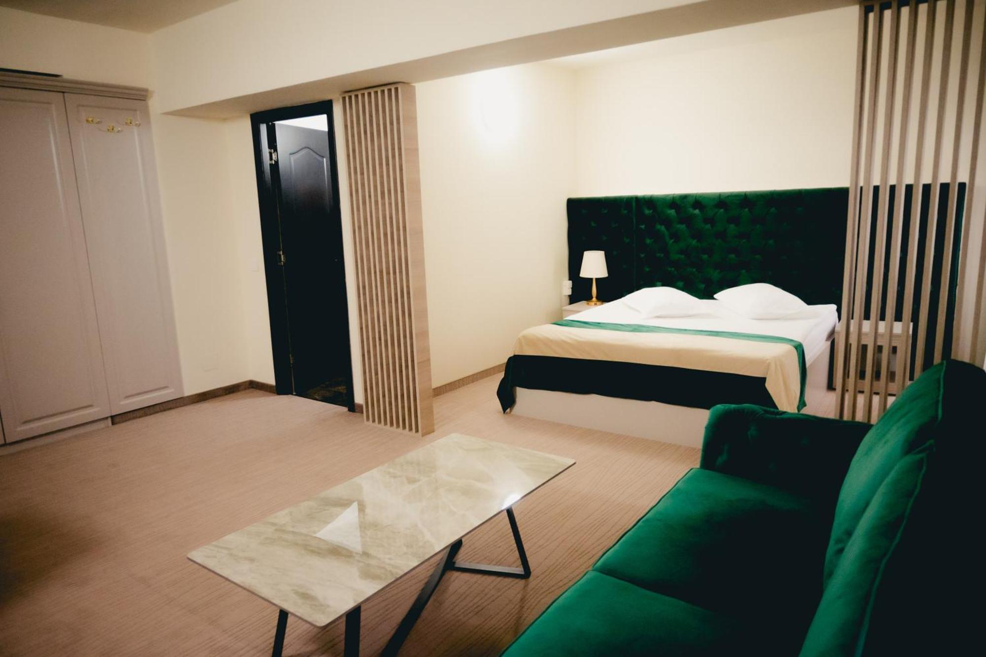 Hotel Valahia ทาร์โกวิชเต ภายนอก รูปภาพ