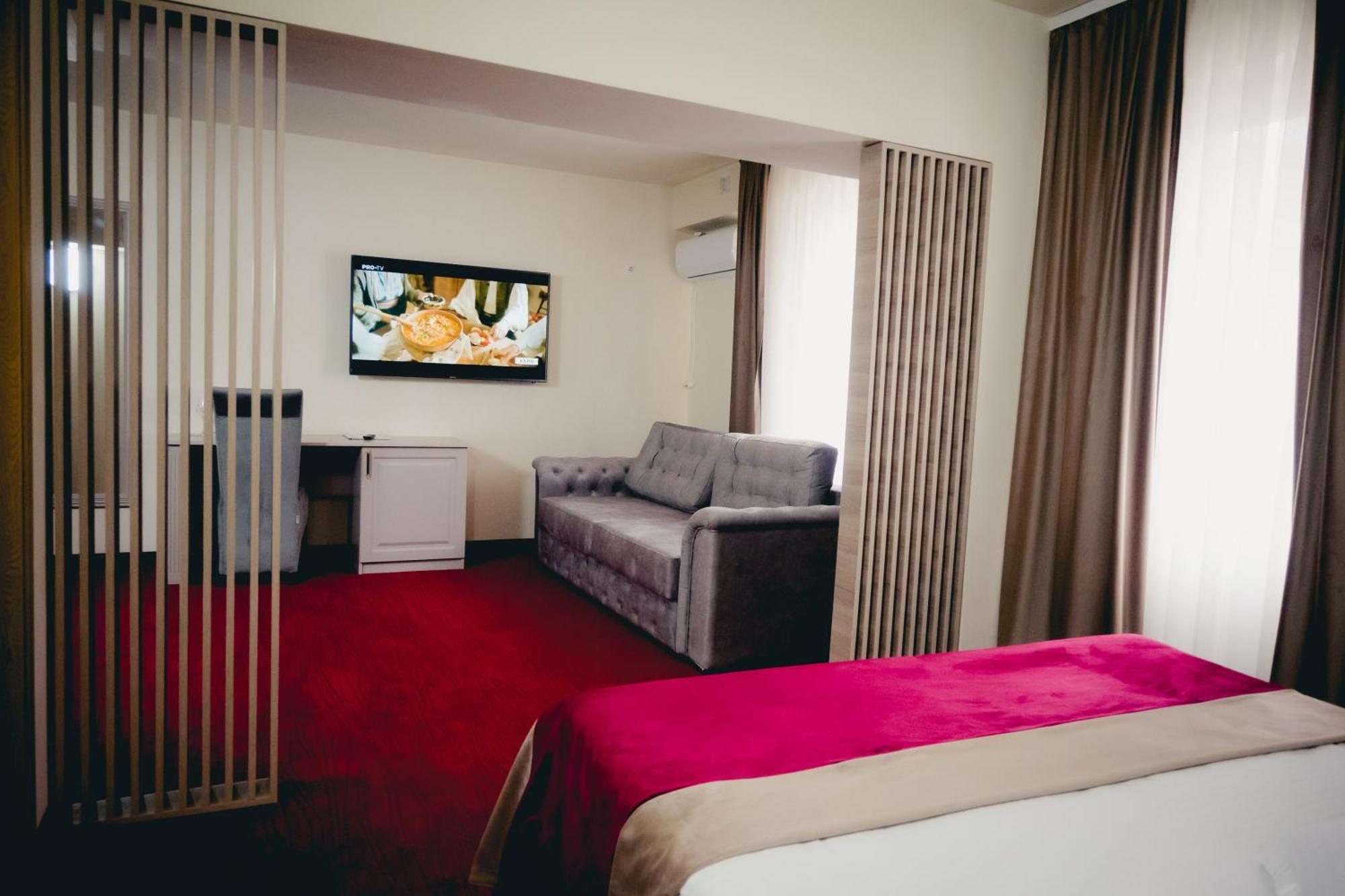 Hotel Valahia ทาร์โกวิชเต ภายนอก รูปภาพ