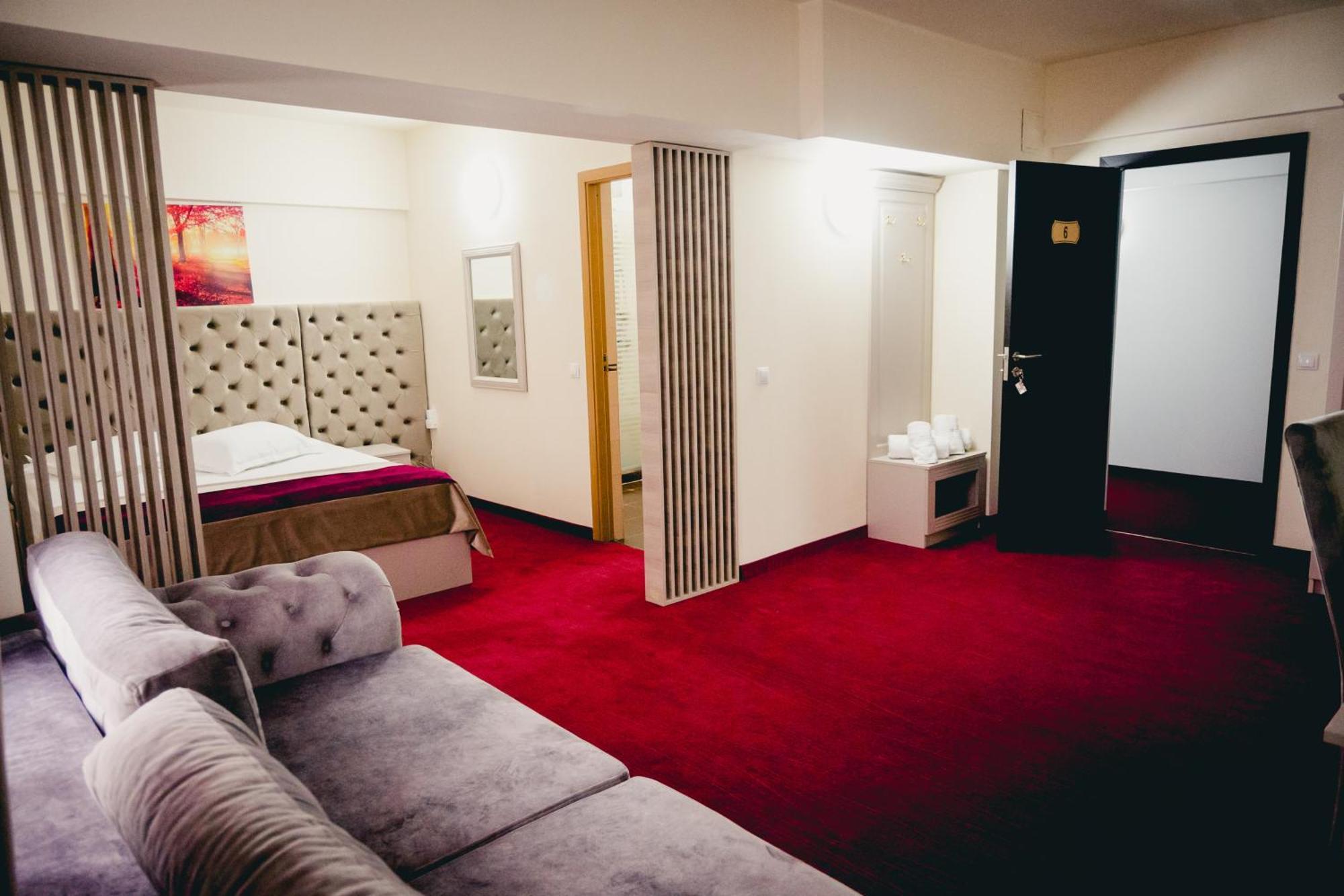 Hotel Valahia ทาร์โกวิชเต ภายนอก รูปภาพ