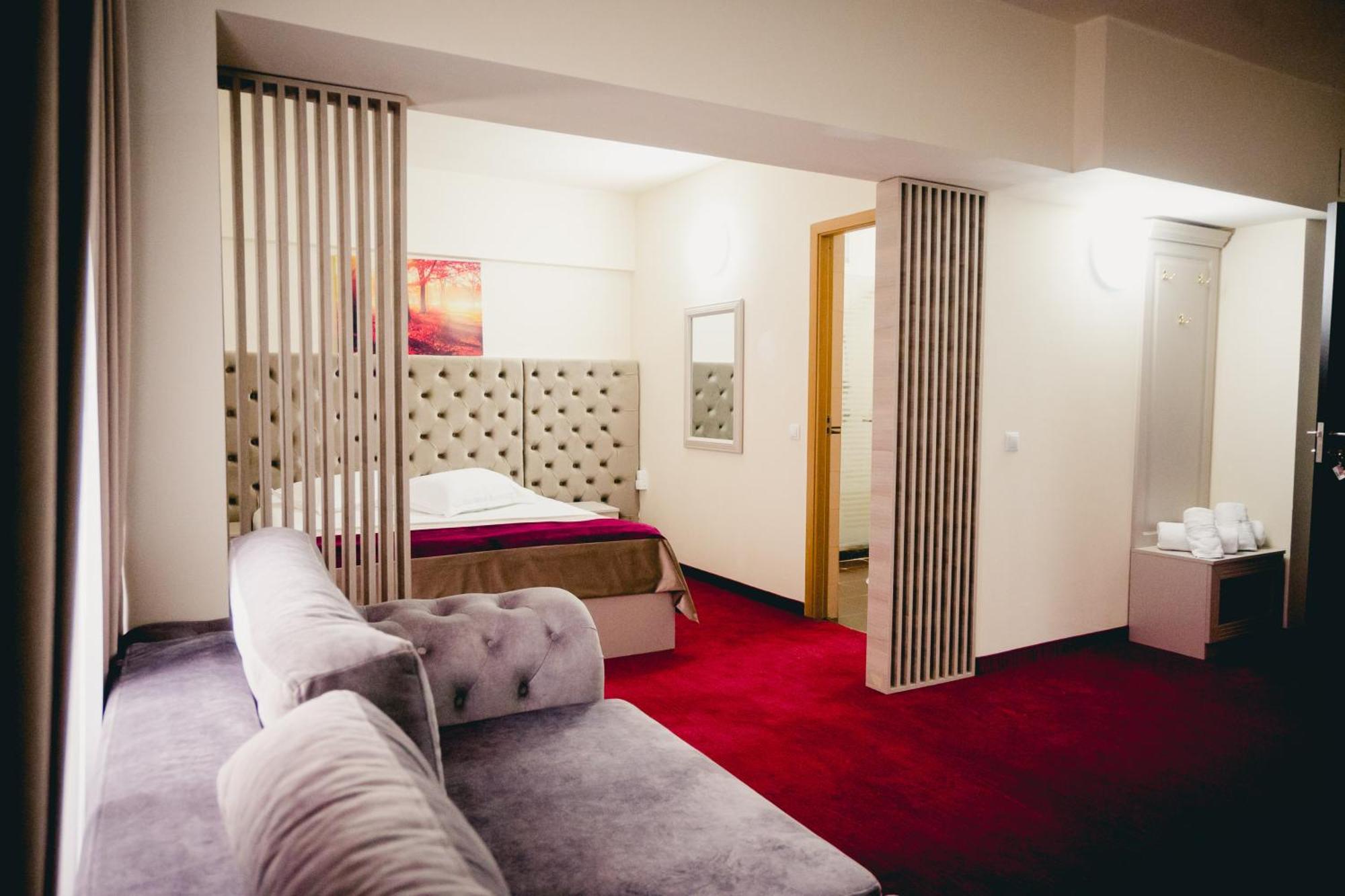 Hotel Valahia ทาร์โกวิชเต ภายนอก รูปภาพ