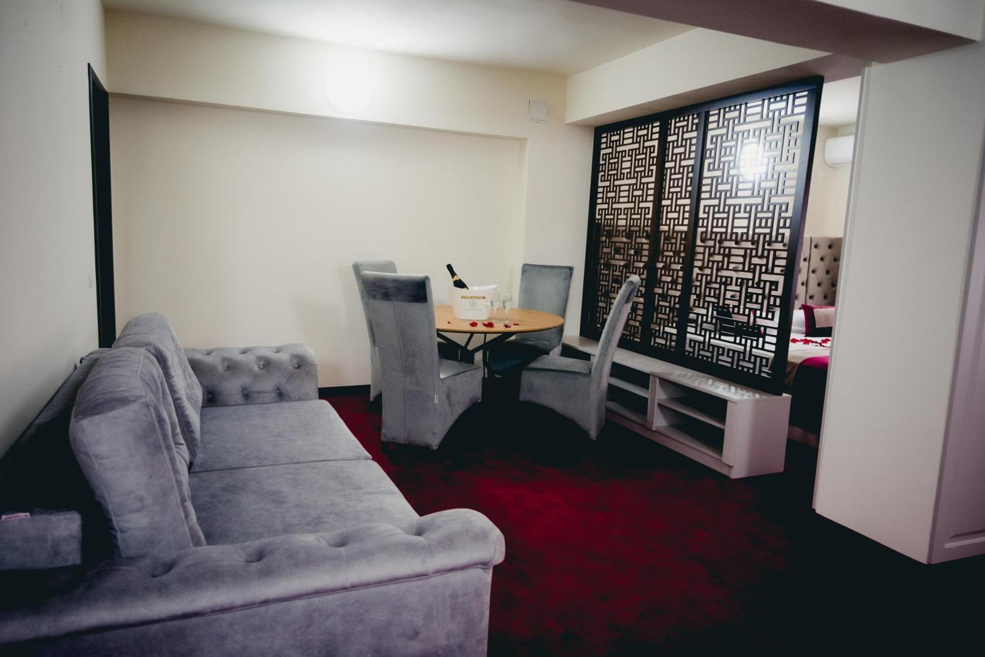 Hotel Valahia ทาร์โกวิชเต ภายนอก รูปภาพ