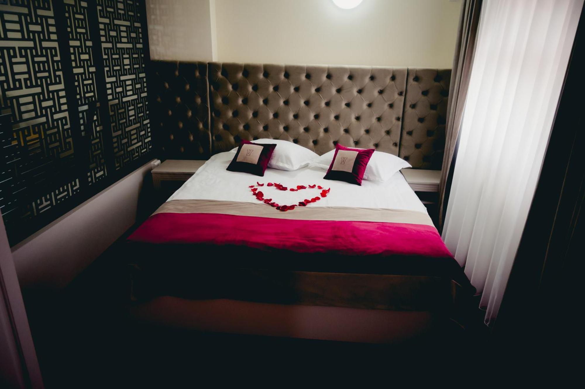 Hotel Valahia ทาร์โกวิชเต ภายนอก รูปภาพ