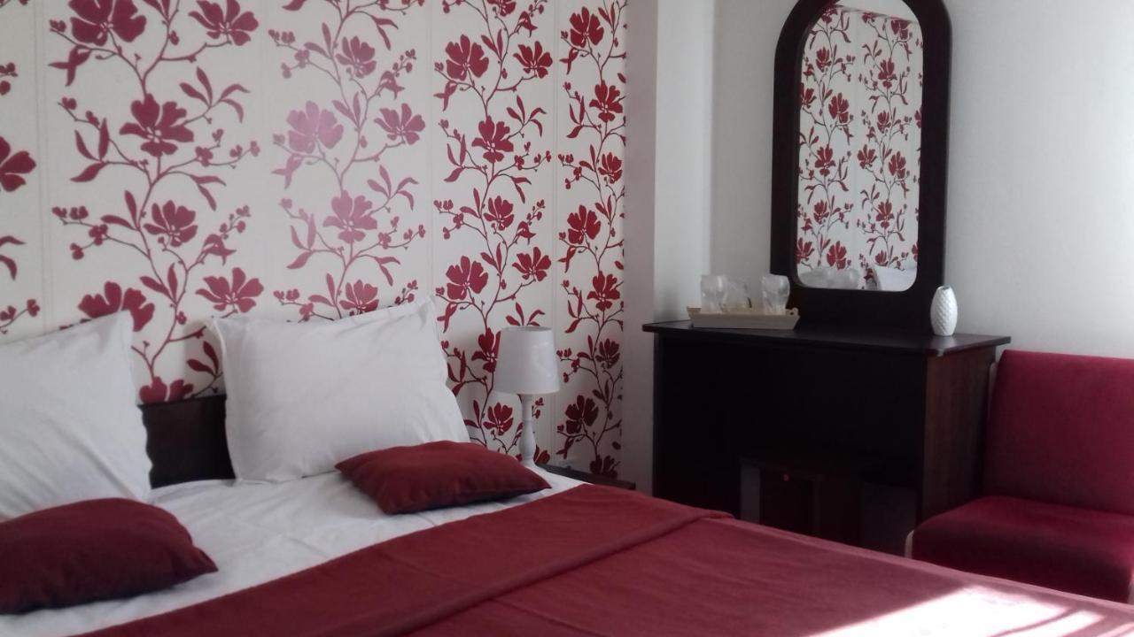 Hotel Valahia ทาร์โกวิชเต ภายนอก รูปภาพ